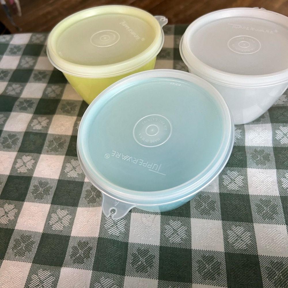 Vintage Tupperware Multi-Color refrigerator bowls, 3 in set. Never used. - Picture 2 of 6